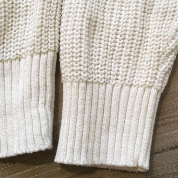 American Eagle Sweater Size S - Picture 6 of 6